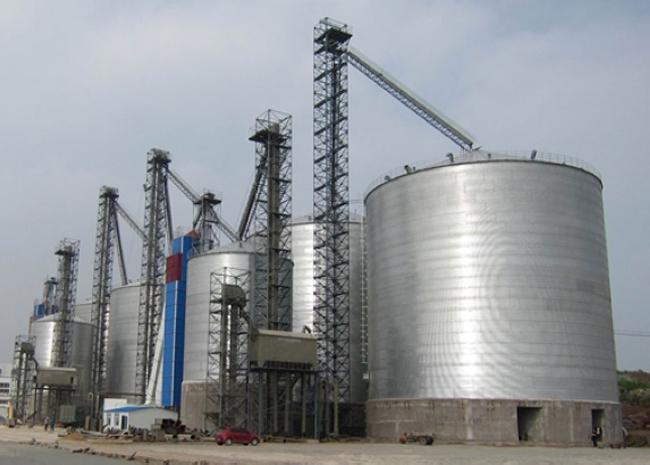 塔城大型钢板库构造参数及水泥储存质量